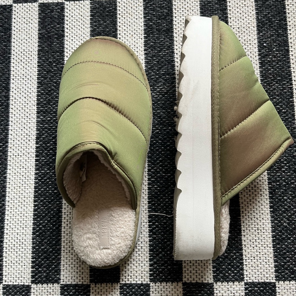 Quilted mule